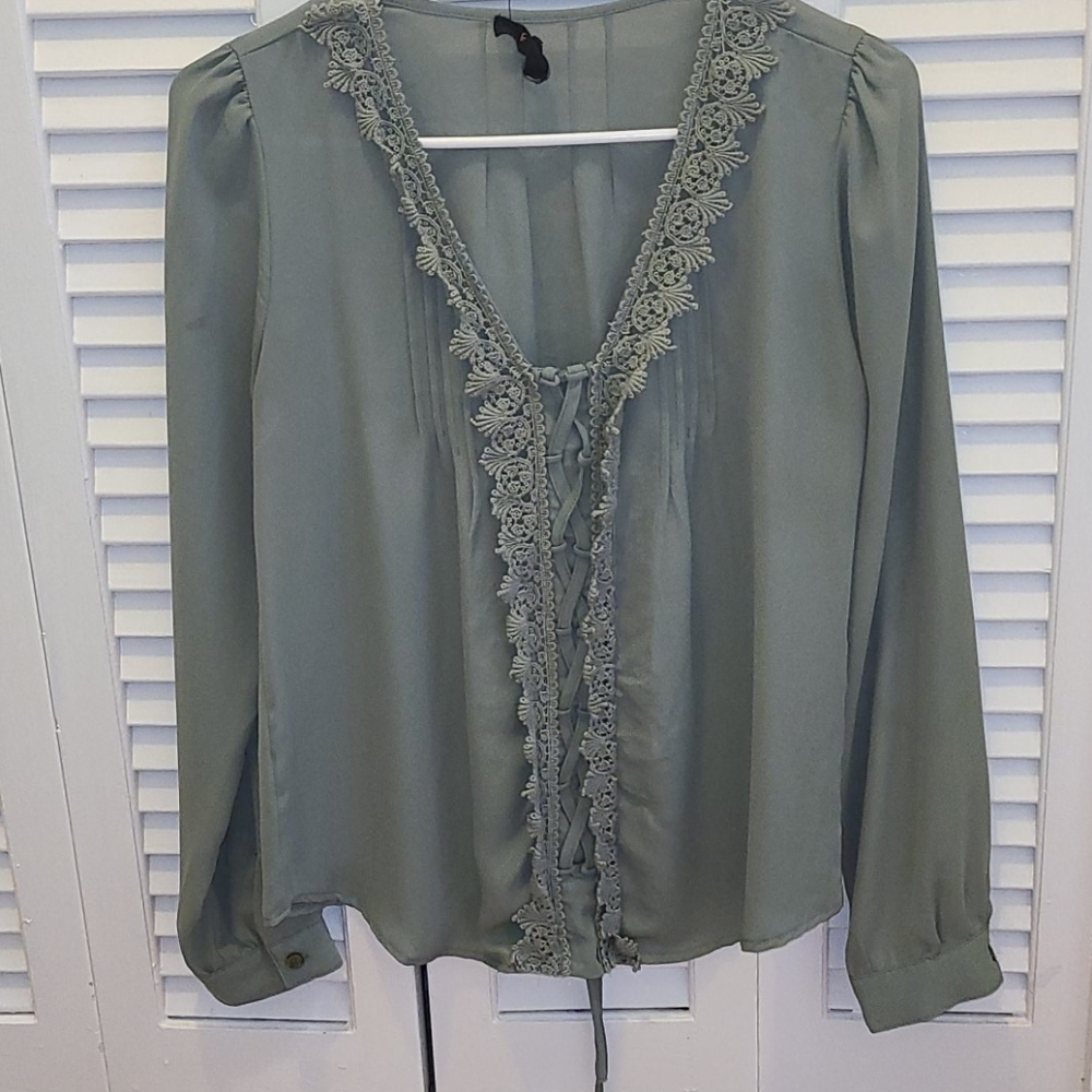 3/$15 sheer forest green top size small